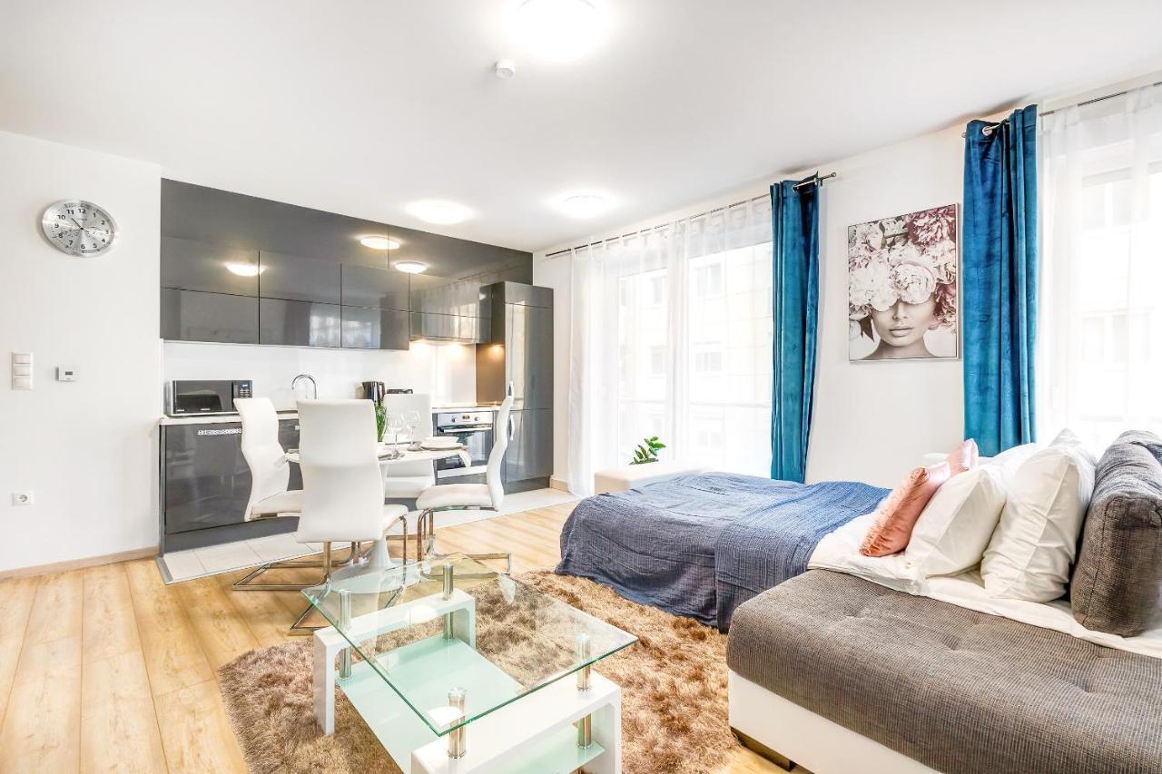 Modern Apartment With Free Garage And Balcony In The Downtown Будапеща Екстериор снимка