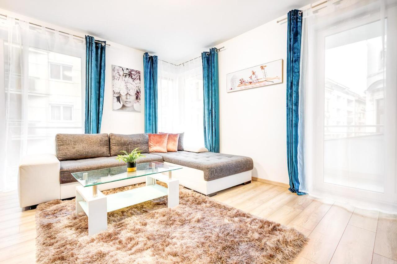 Modern Apartment With Free Garage And Balcony In The Downtown Будапеща Екстериор снимка