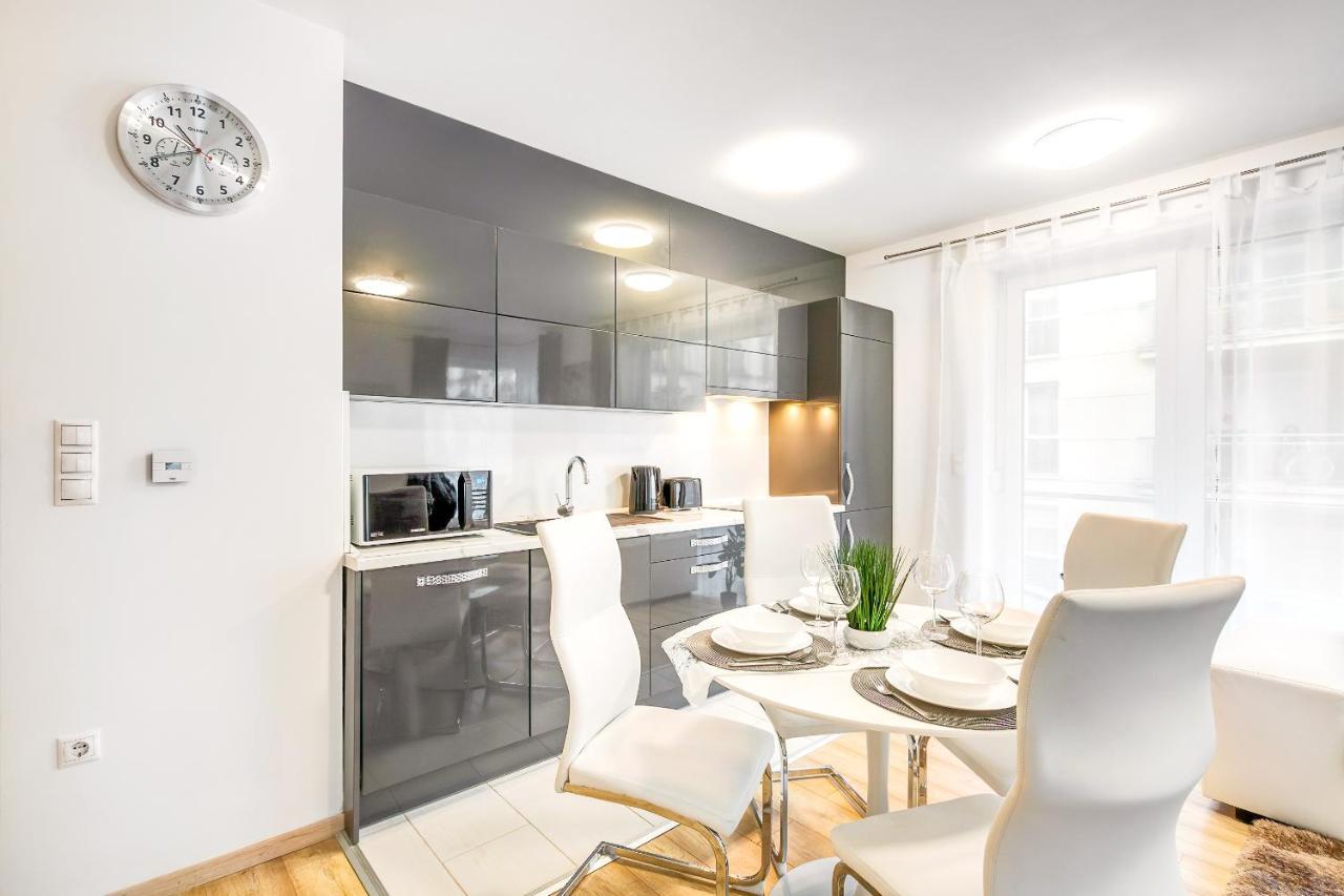Modern Apartment With Free Garage And Balcony In The Downtown Будапеща Екстериор снимка
