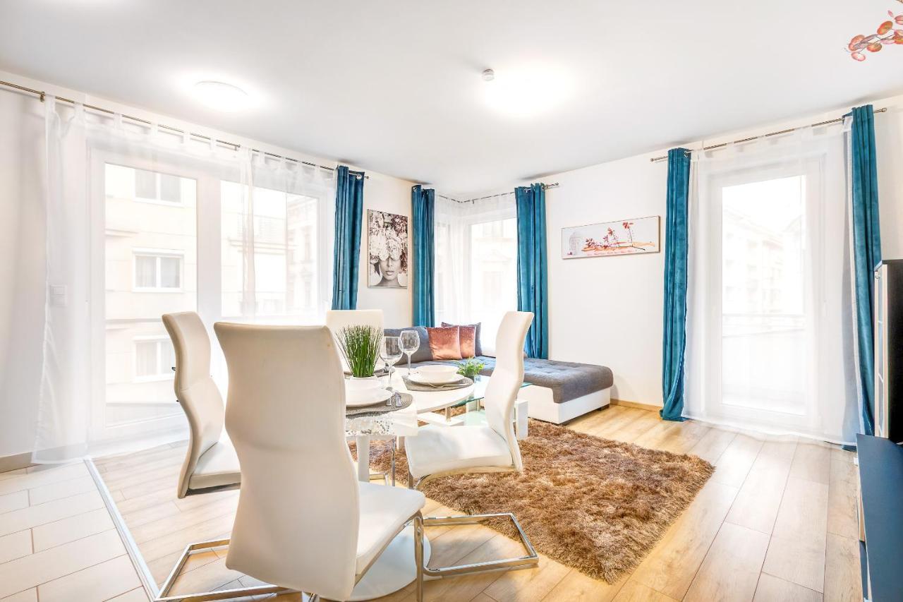 Modern Apartment With Free Garage And Balcony In The Downtown Будапеща Екстериор снимка