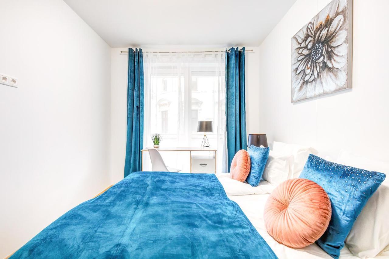 Modern Apartment With Free Garage And Balcony In The Downtown Будапеща Екстериор снимка