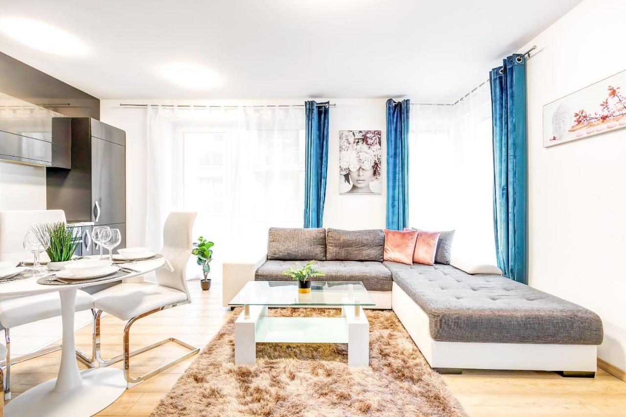 Modern Apartment With Free Garage And Balcony In The Downtown Будапеща Екстериор снимка