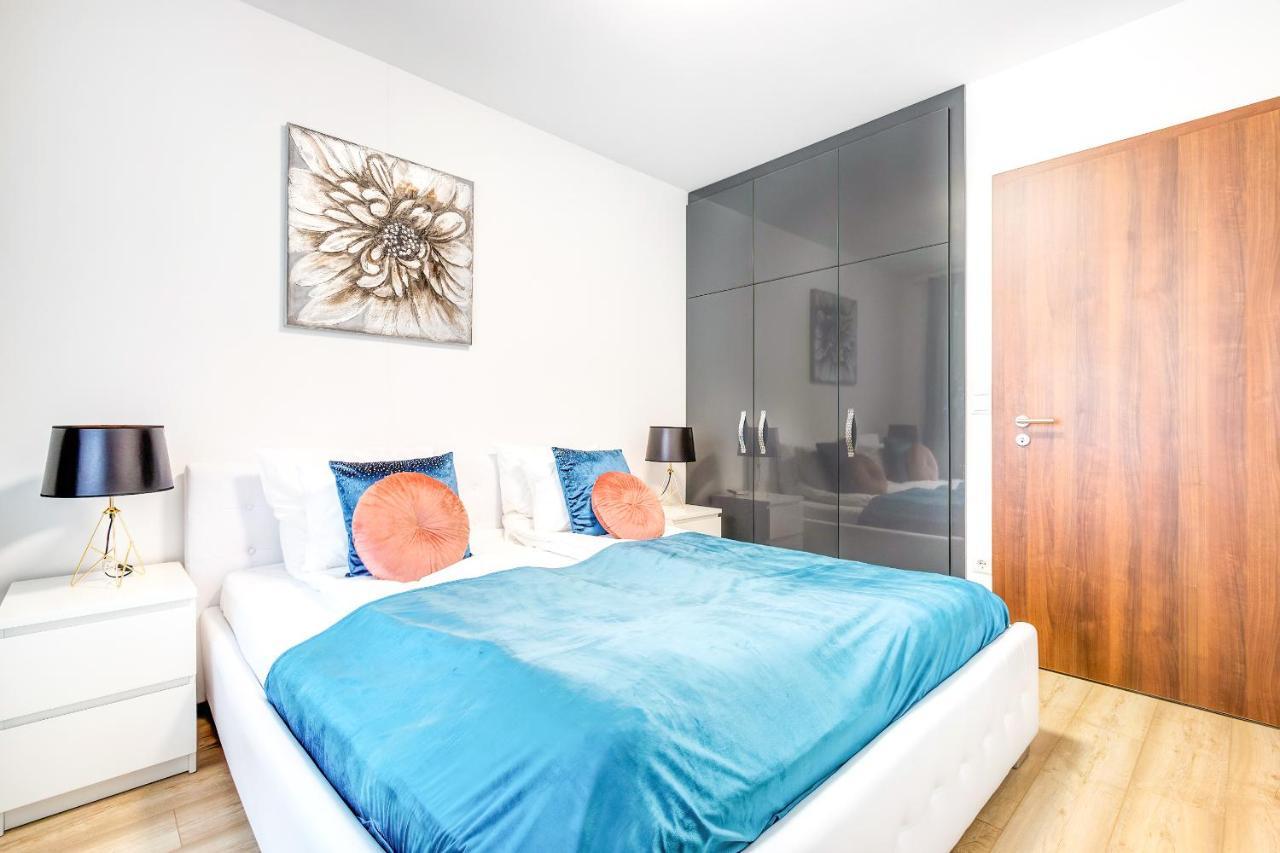Modern Apartment With Free Garage And Balcony In The Downtown Будапеща Екстериор снимка
