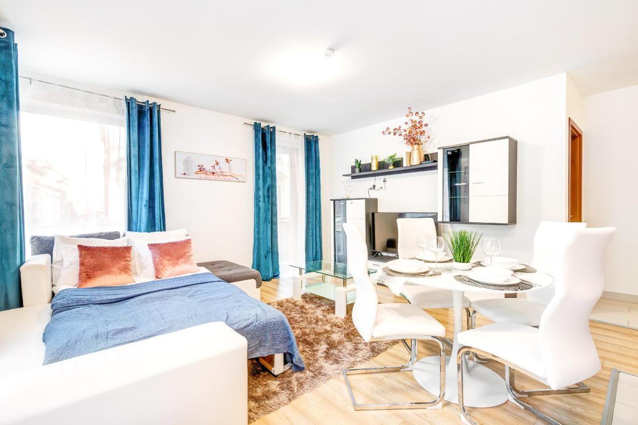 Modern Apartment With Free Garage And Balcony In The Downtown Будапеща Екстериор снимка