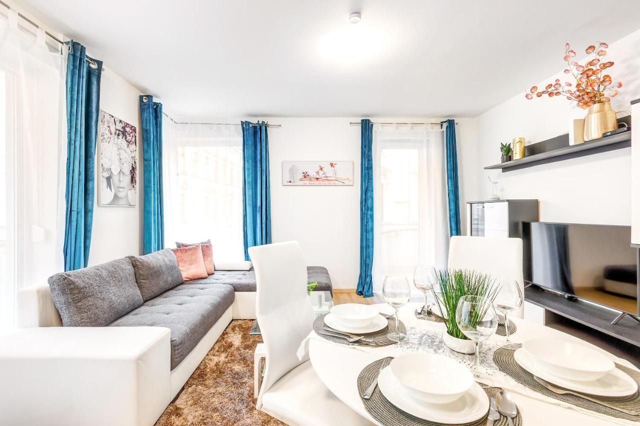Modern Apartment With Free Garage And Balcony In The Downtown Будапеща Екстериор снимка