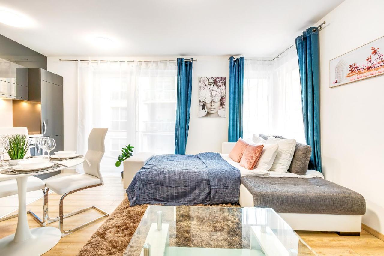 Modern Apartment With Free Garage And Balcony In The Downtown Будапеща Екстериор снимка