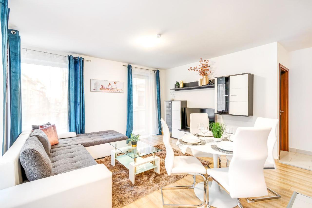Modern Apartment With Free Garage And Balcony In The Downtown Будапеща Екстериор снимка